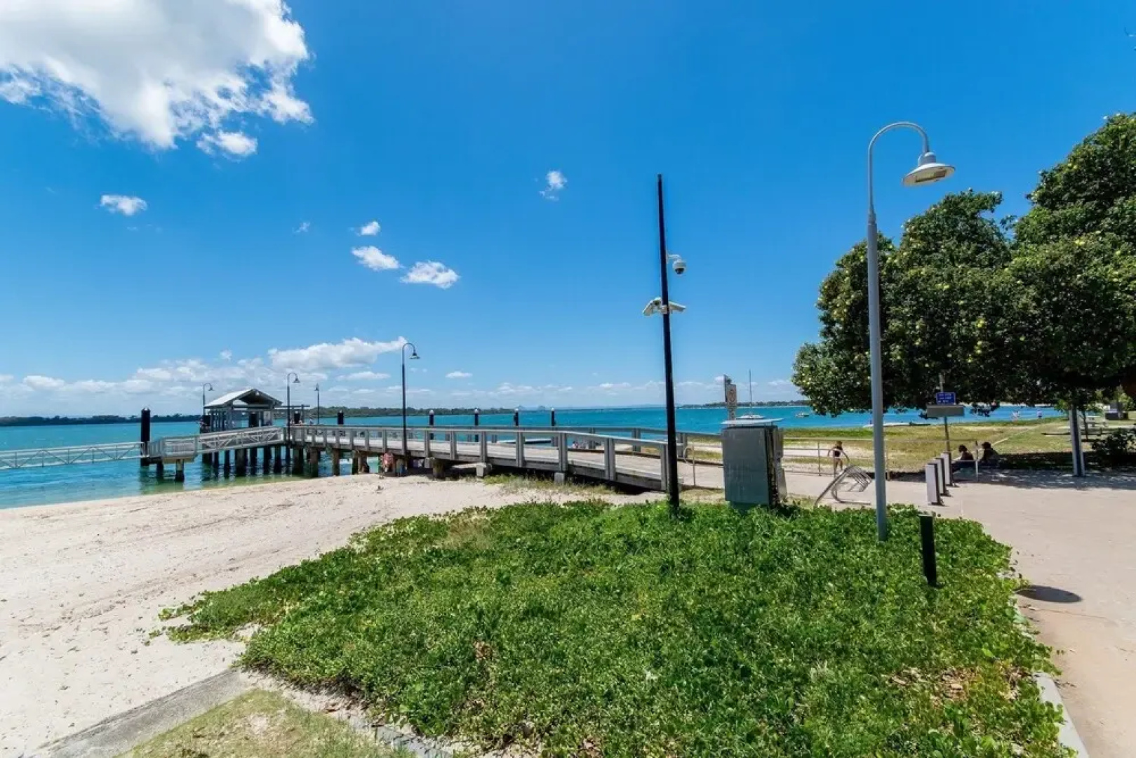 Private Canal Duplex with Pontoon - Oleander Drive, Bongaree