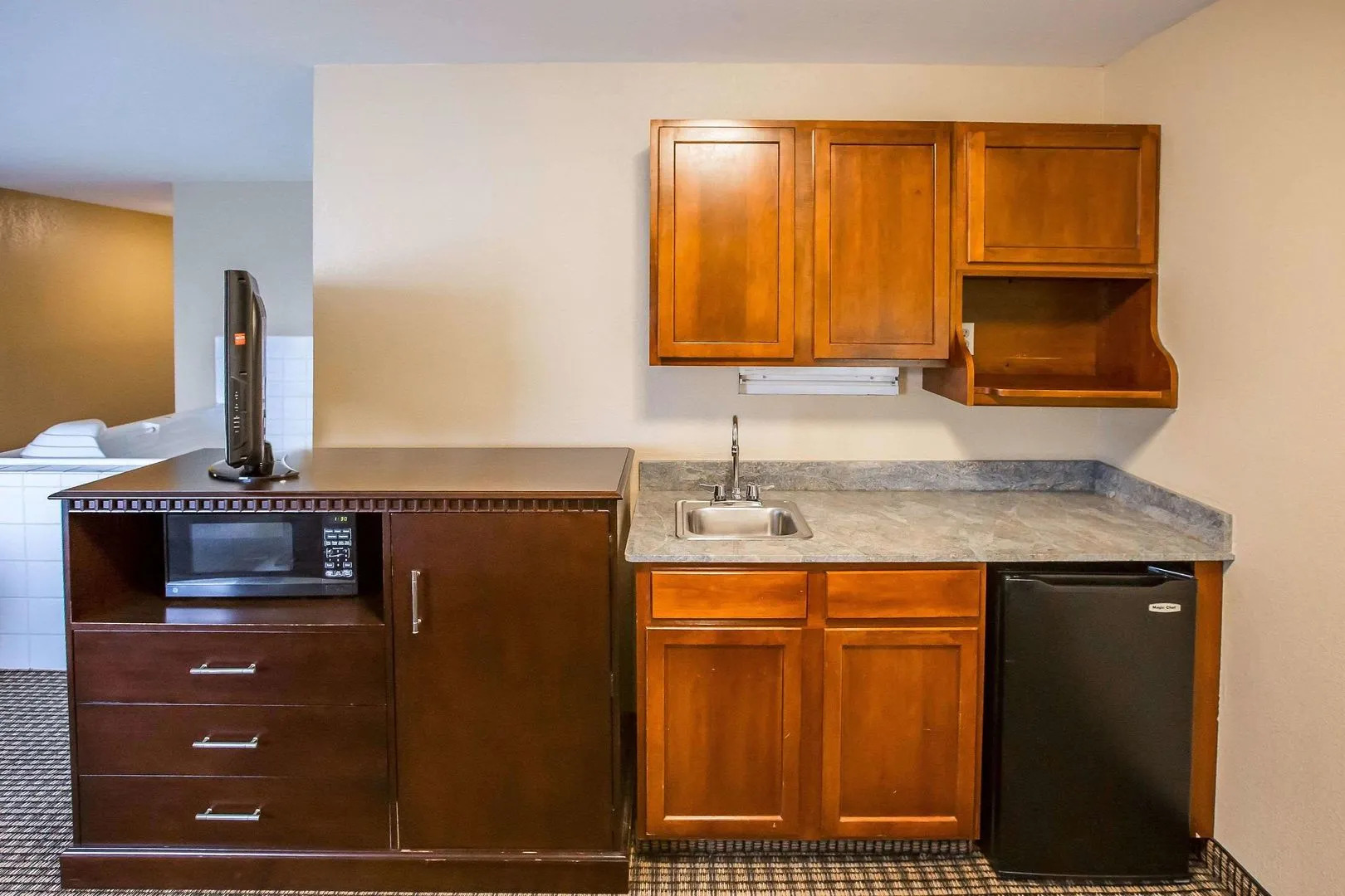 Econo Lodge Inn & Suites Monroe