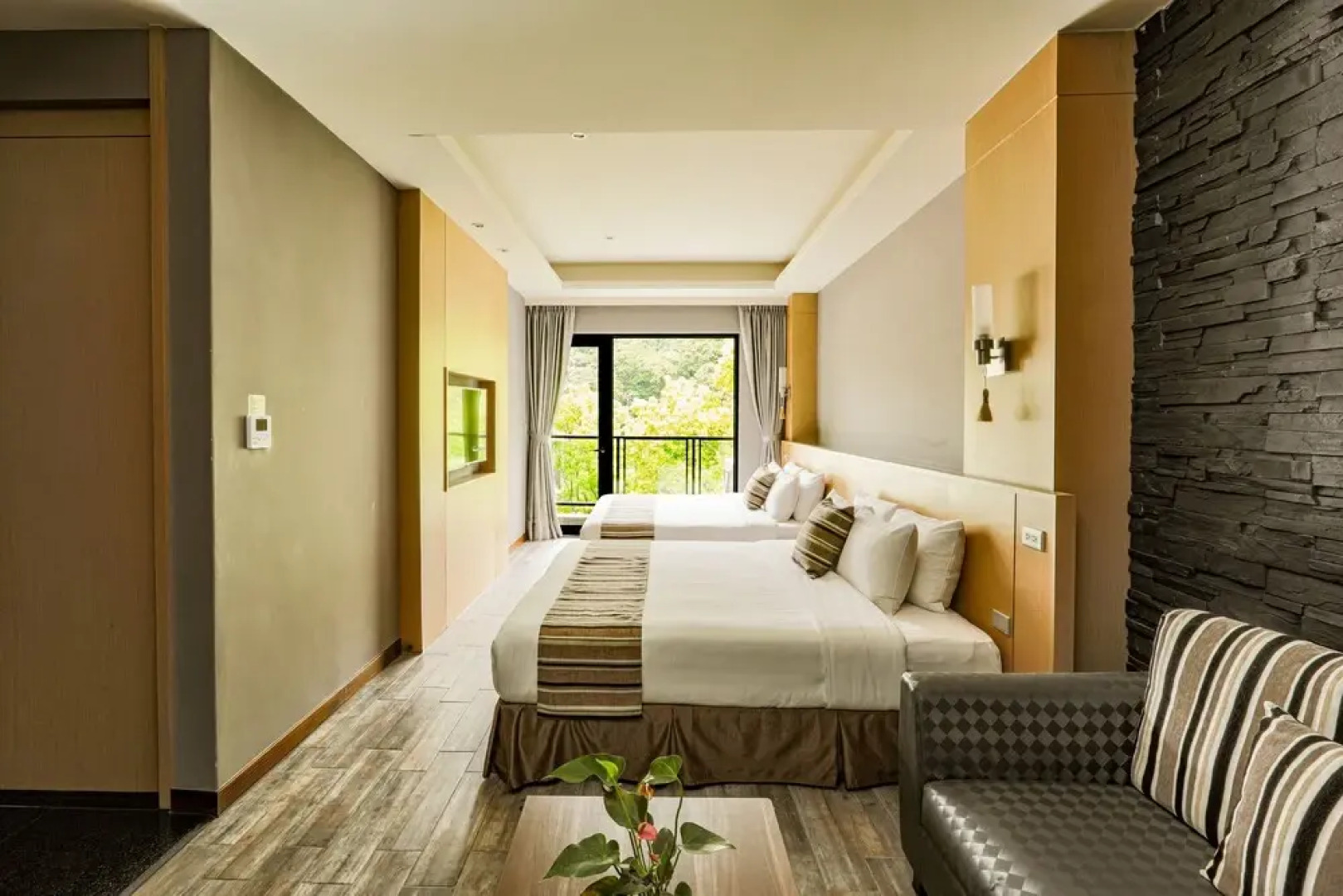 Sunrise Hot Spring Hotel