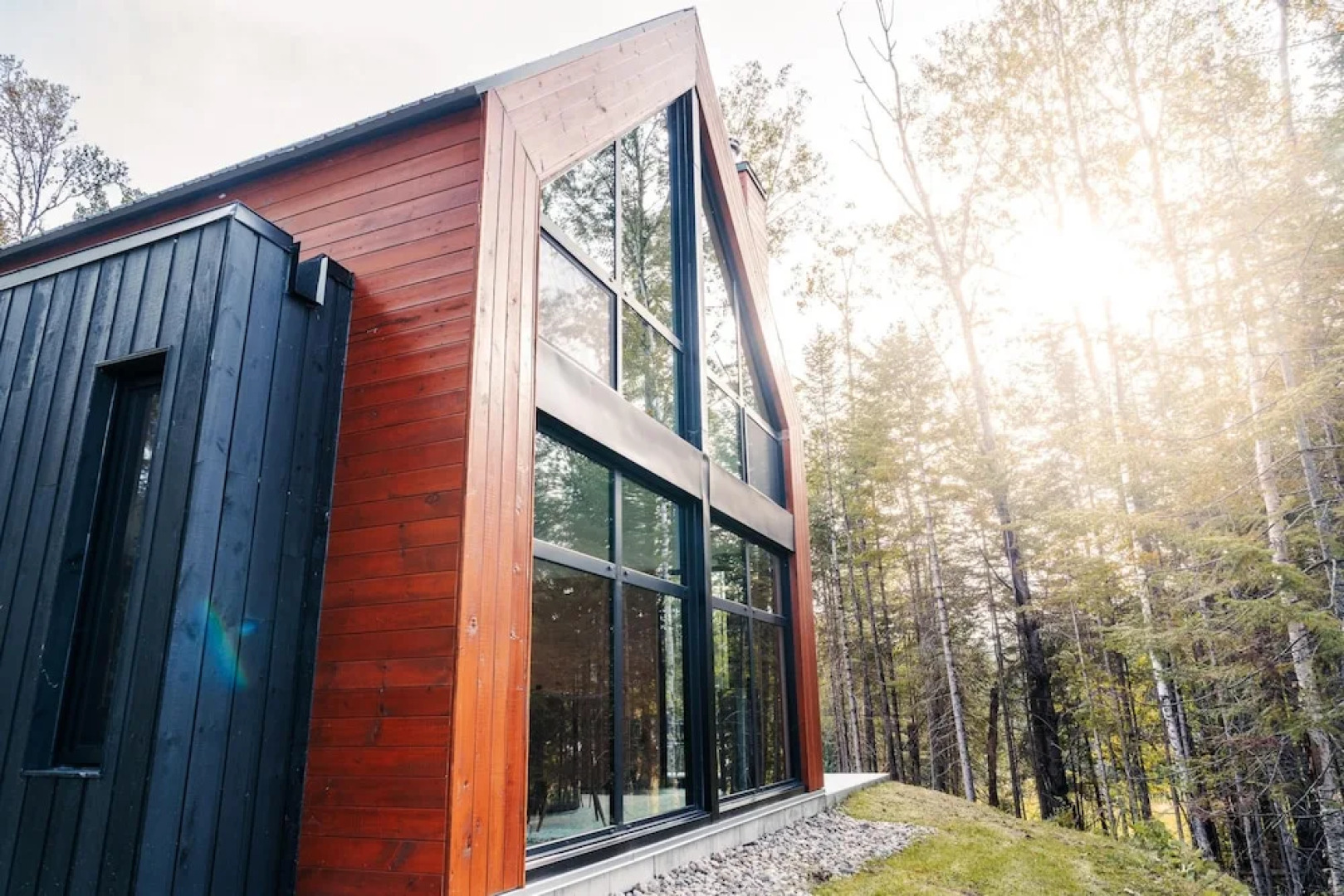 Bright Chalet With hot tub and Indoor Sauna