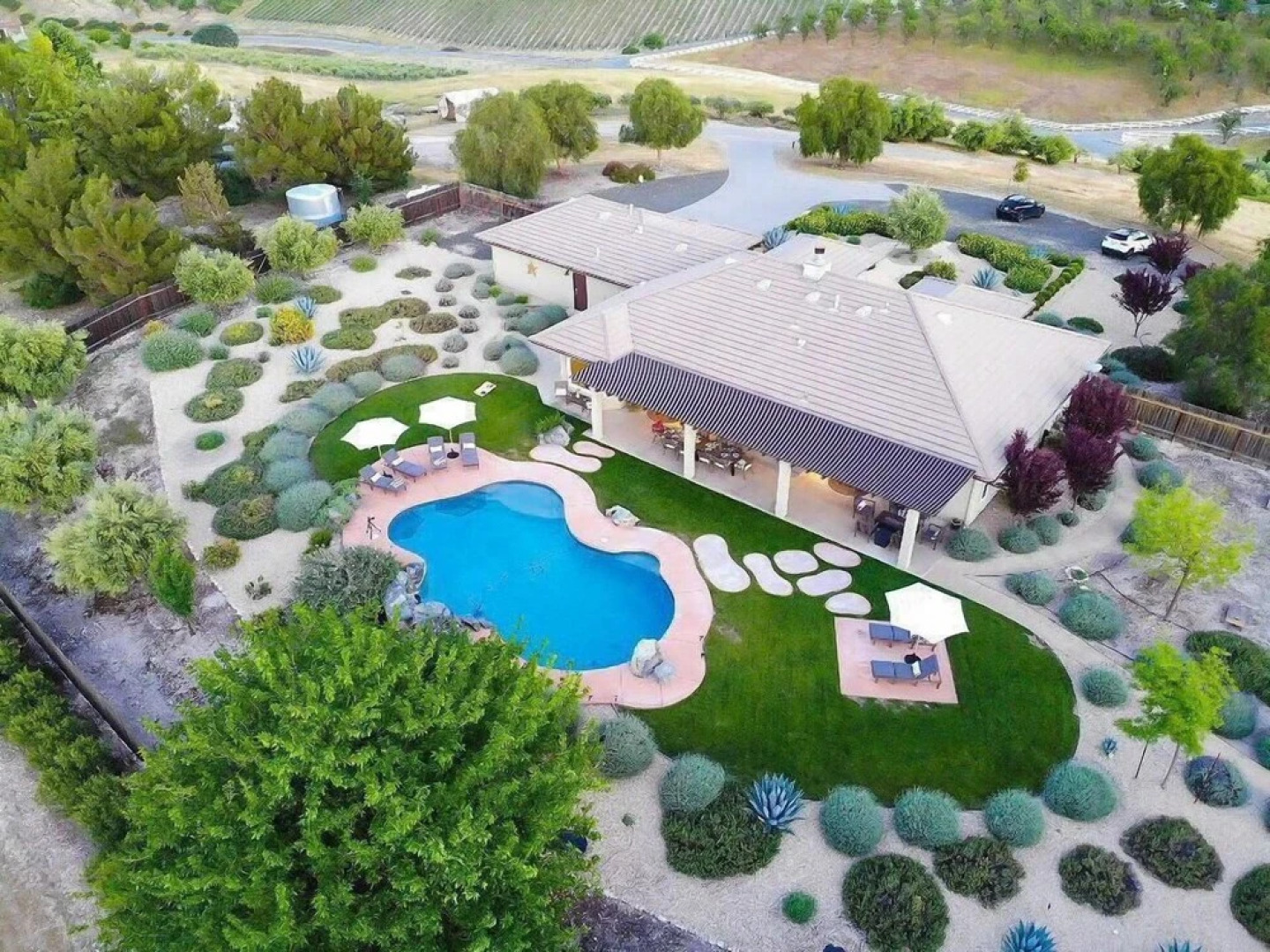 Mustang by AvantStay |  Secluded Getaway w/ Vineyard Views & Pool