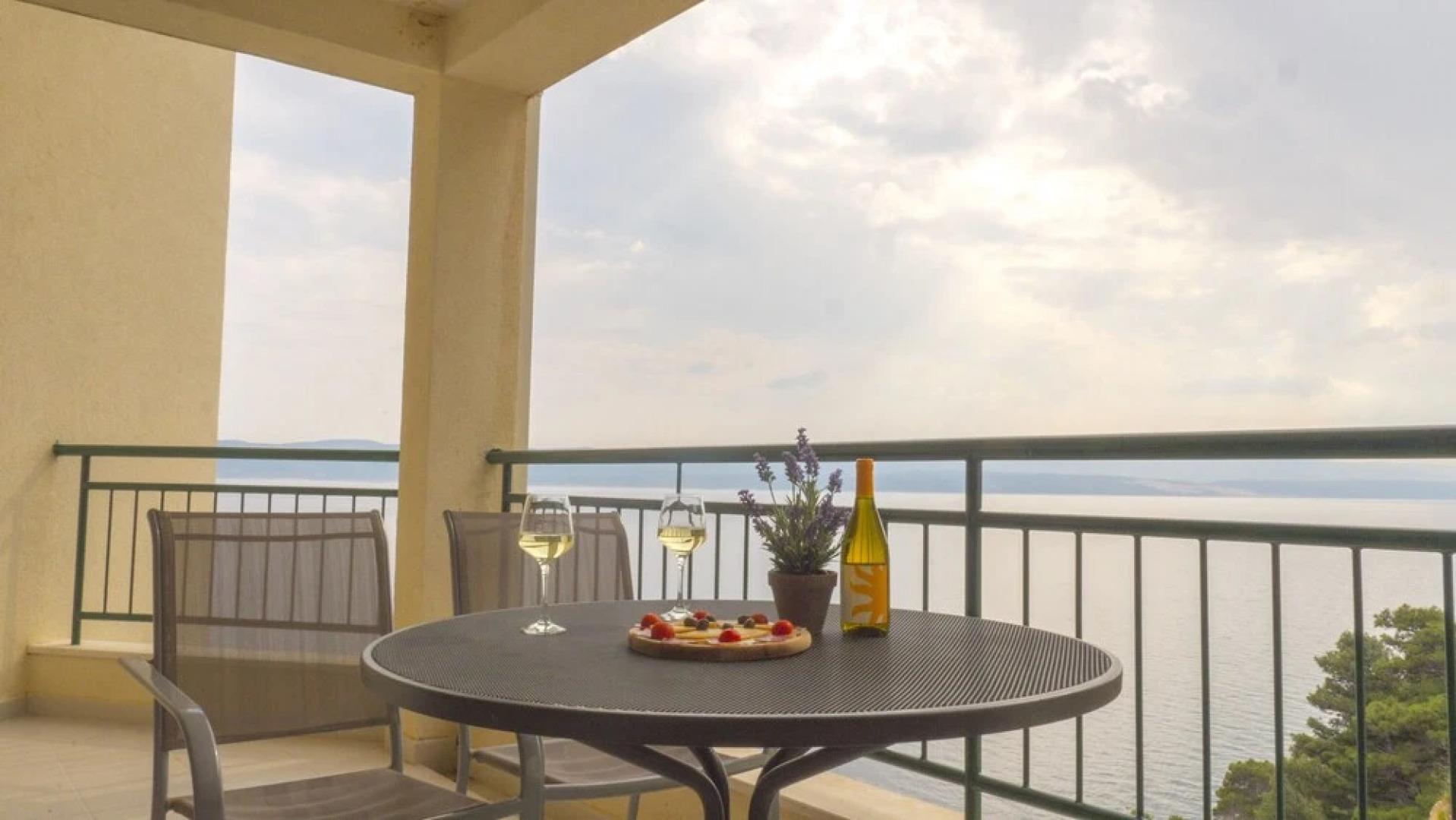 Apartment Brela with Sea View I