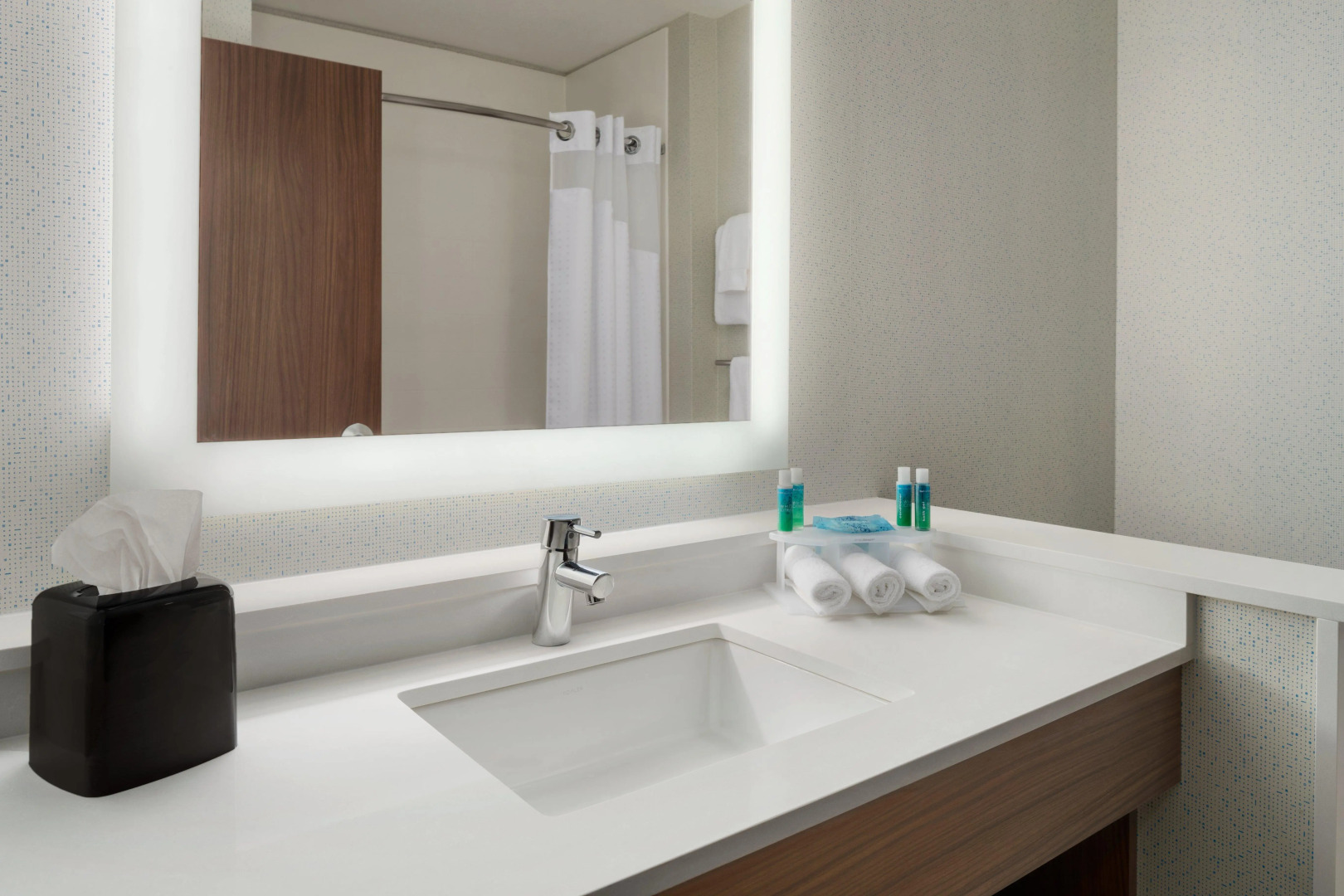 Holiday Inn Express & Suites Duluth North - Miller Hill by IHG