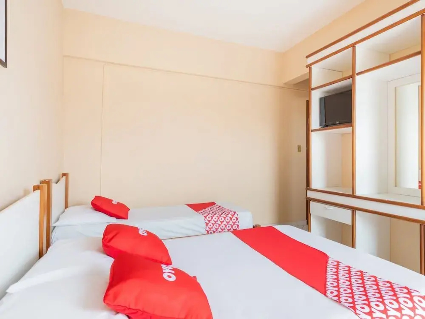 OYO Barra Beach Hotel