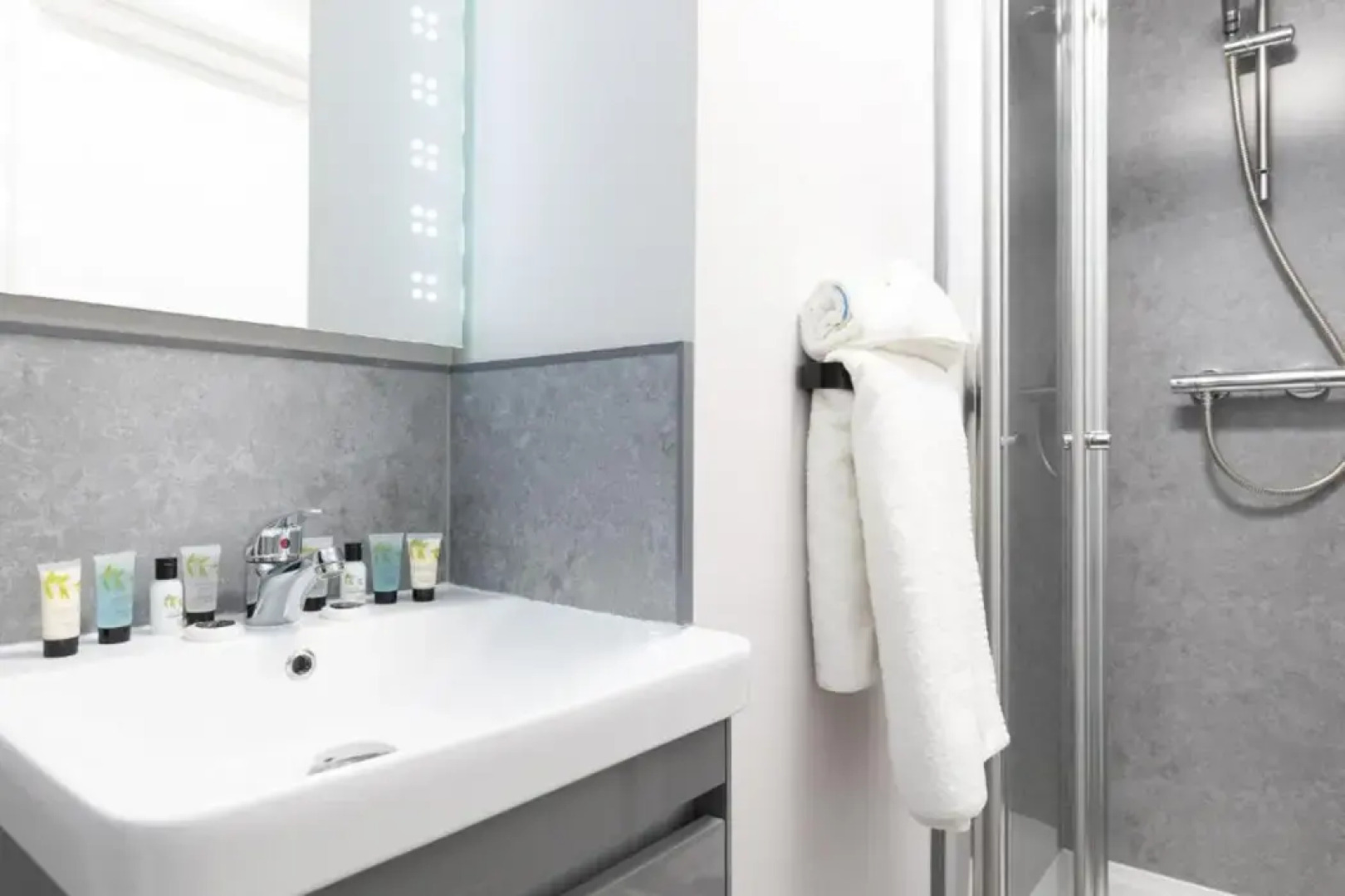 The Clarence Gardens Hotel, BW Signature Collection