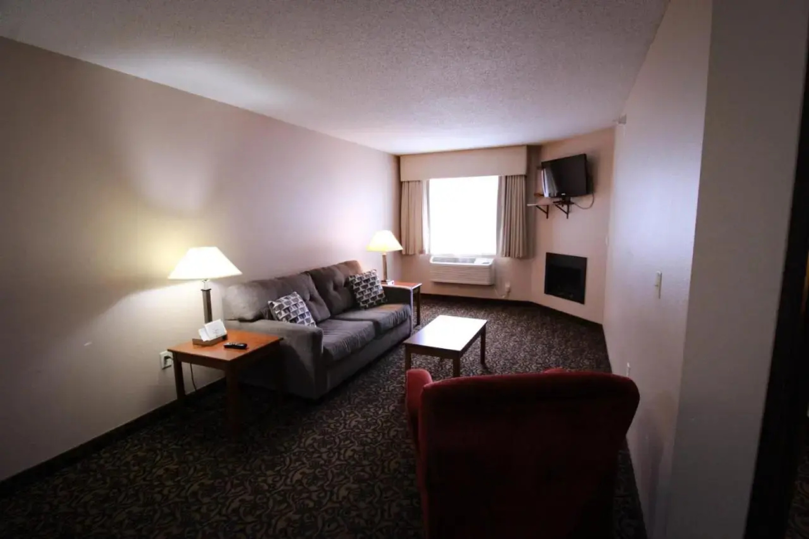 Canby Inn and Suites