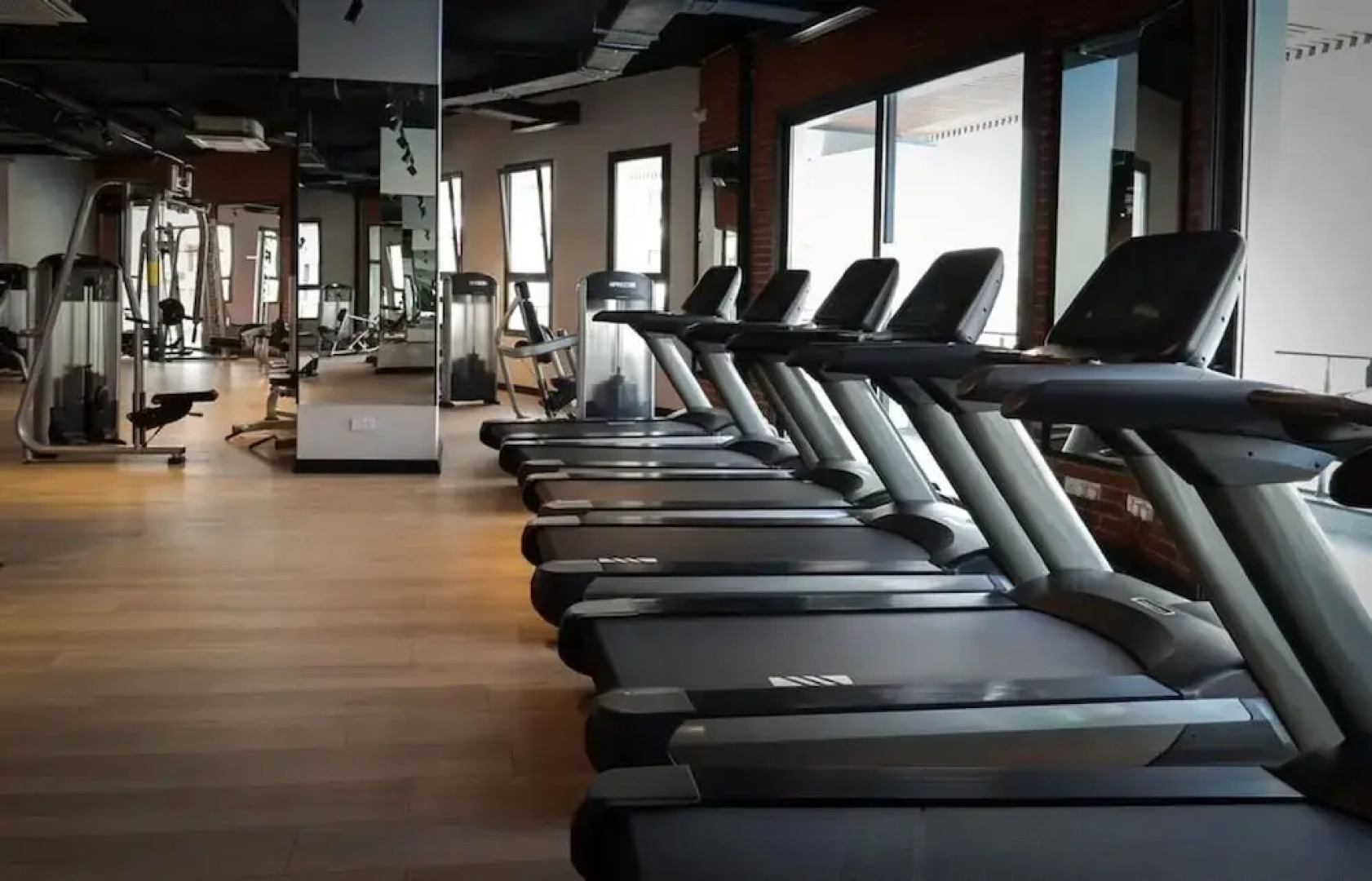 Helena Pool Apartments