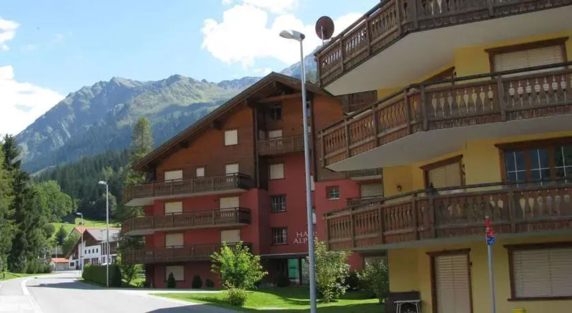 Haus Rätia, Klosters Platz