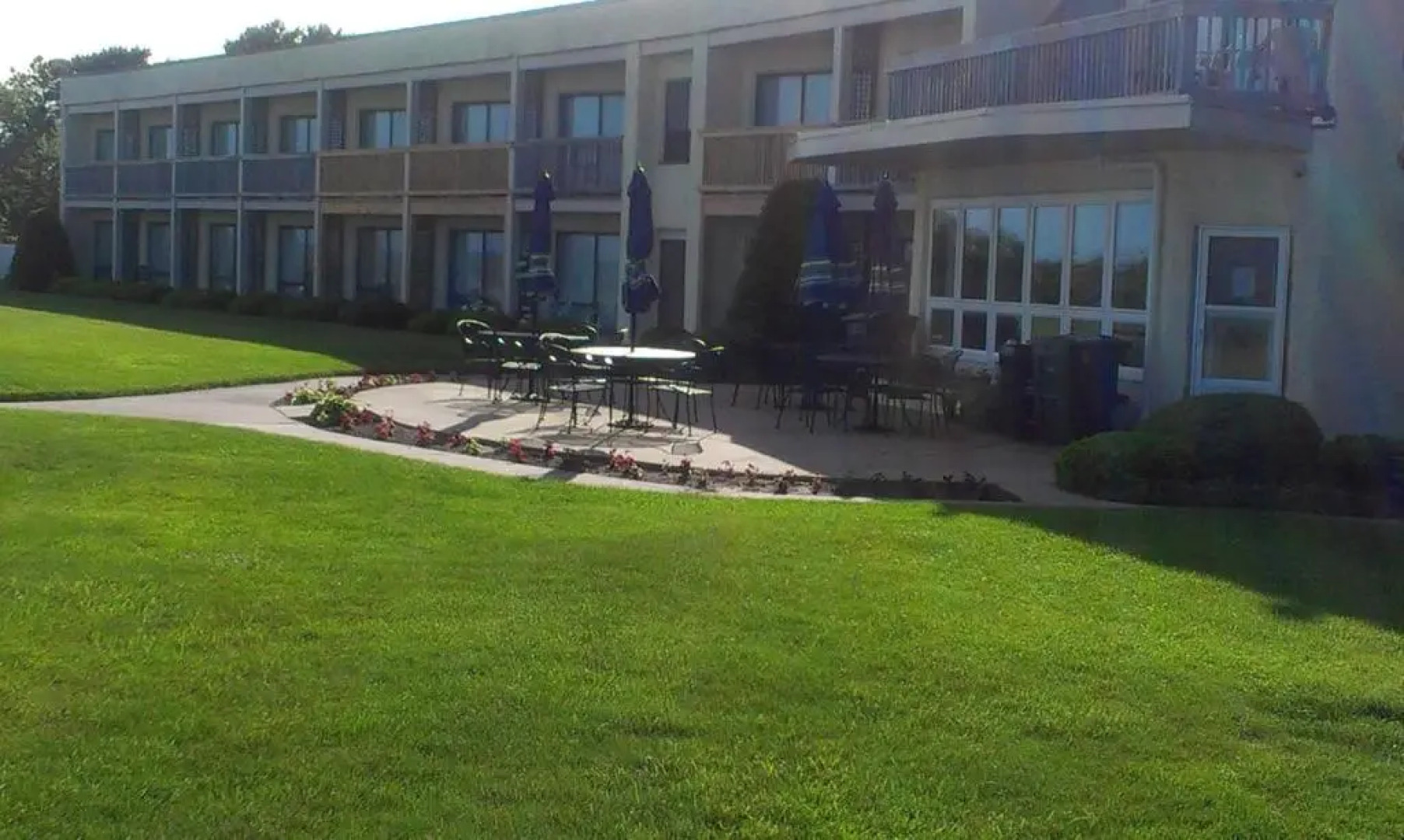 Surf and Sand Motel On Nantucket Sound