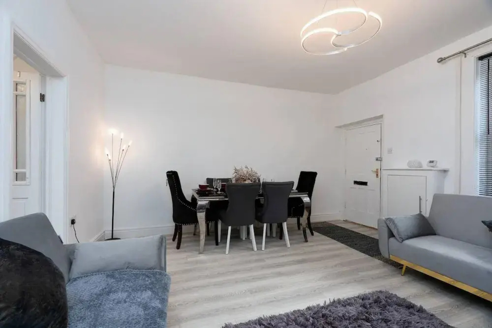 Cosy Cottage - Sleeps 6, Parking & Pet Friendly!