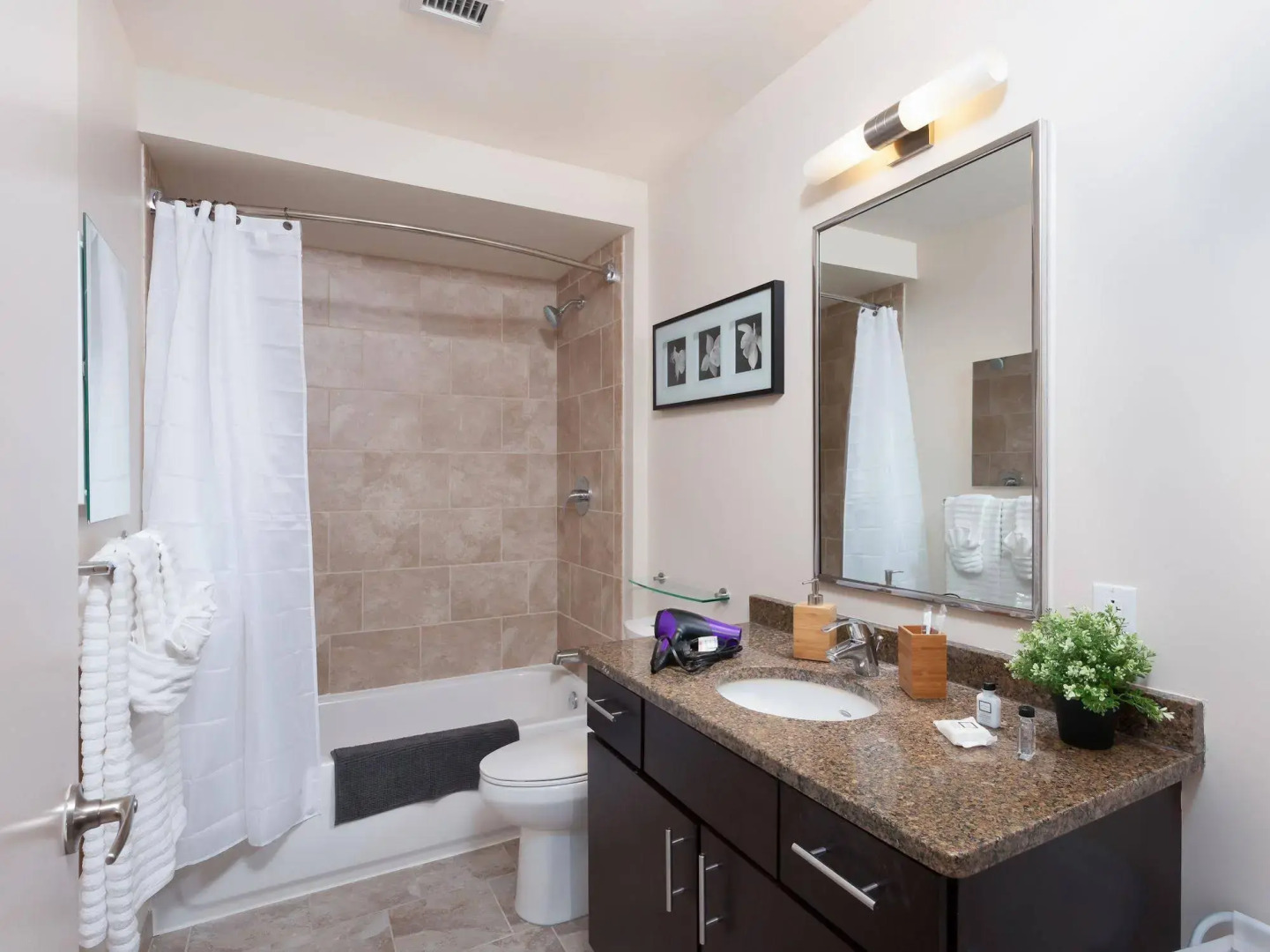 Pelican Fully Furnished Apartments