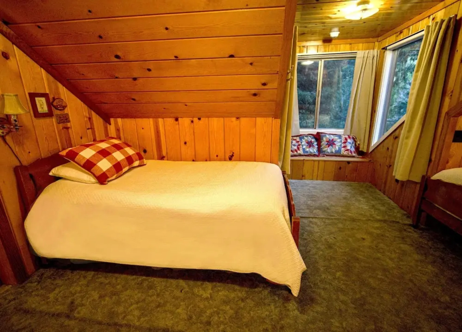 Arrowhead Pine Rose Cabins