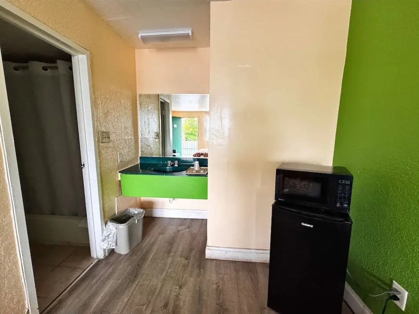 Cloverleaf Motel Richmond Near Turnpike