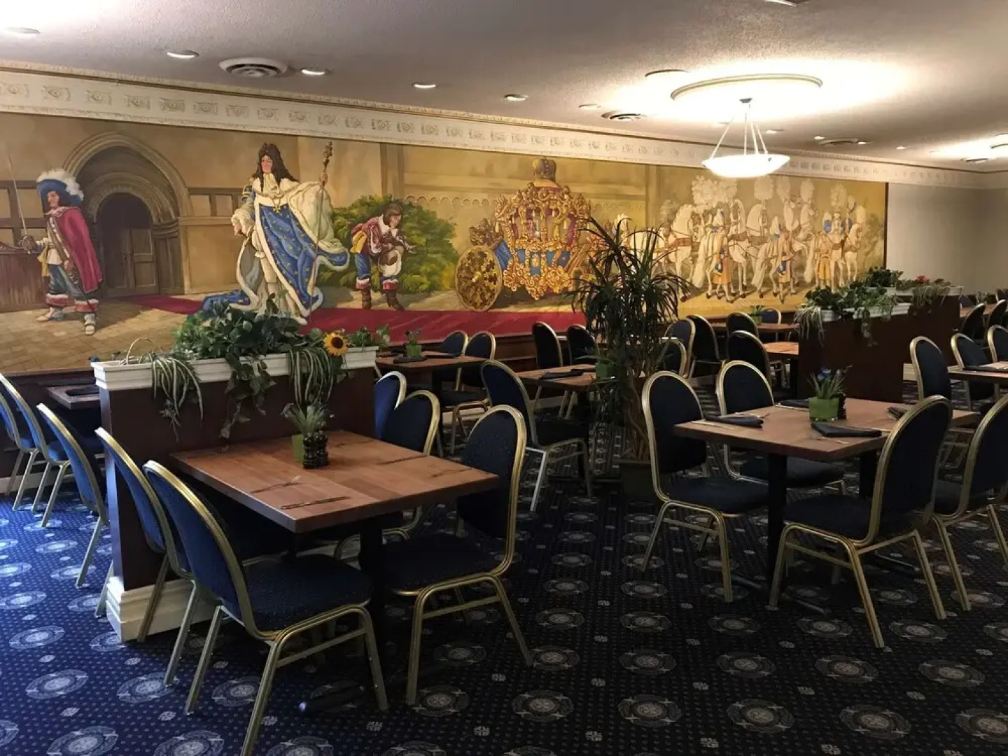 Chateau Louis Hotel & Conference Centre