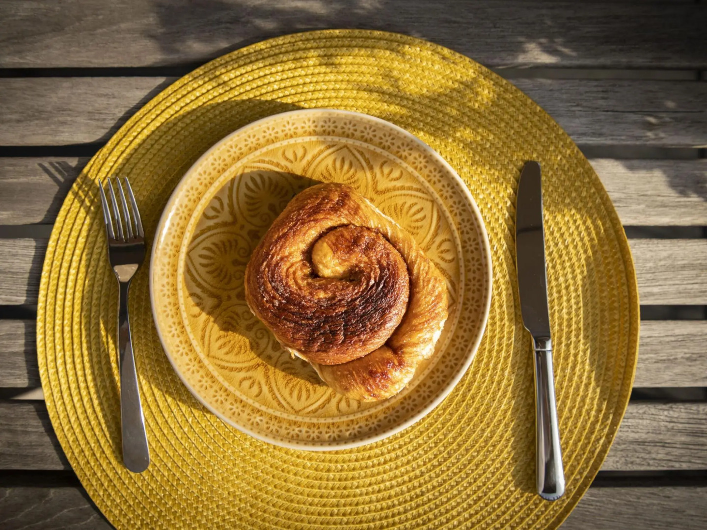 Well-kept chalet with air conditioning, on a holiday park, 1 km. from the beach