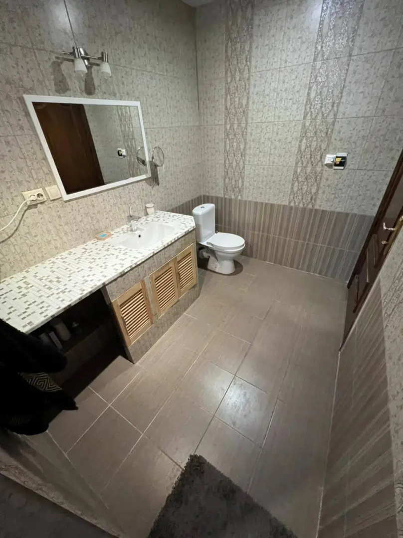 Дом с бассейном и баней