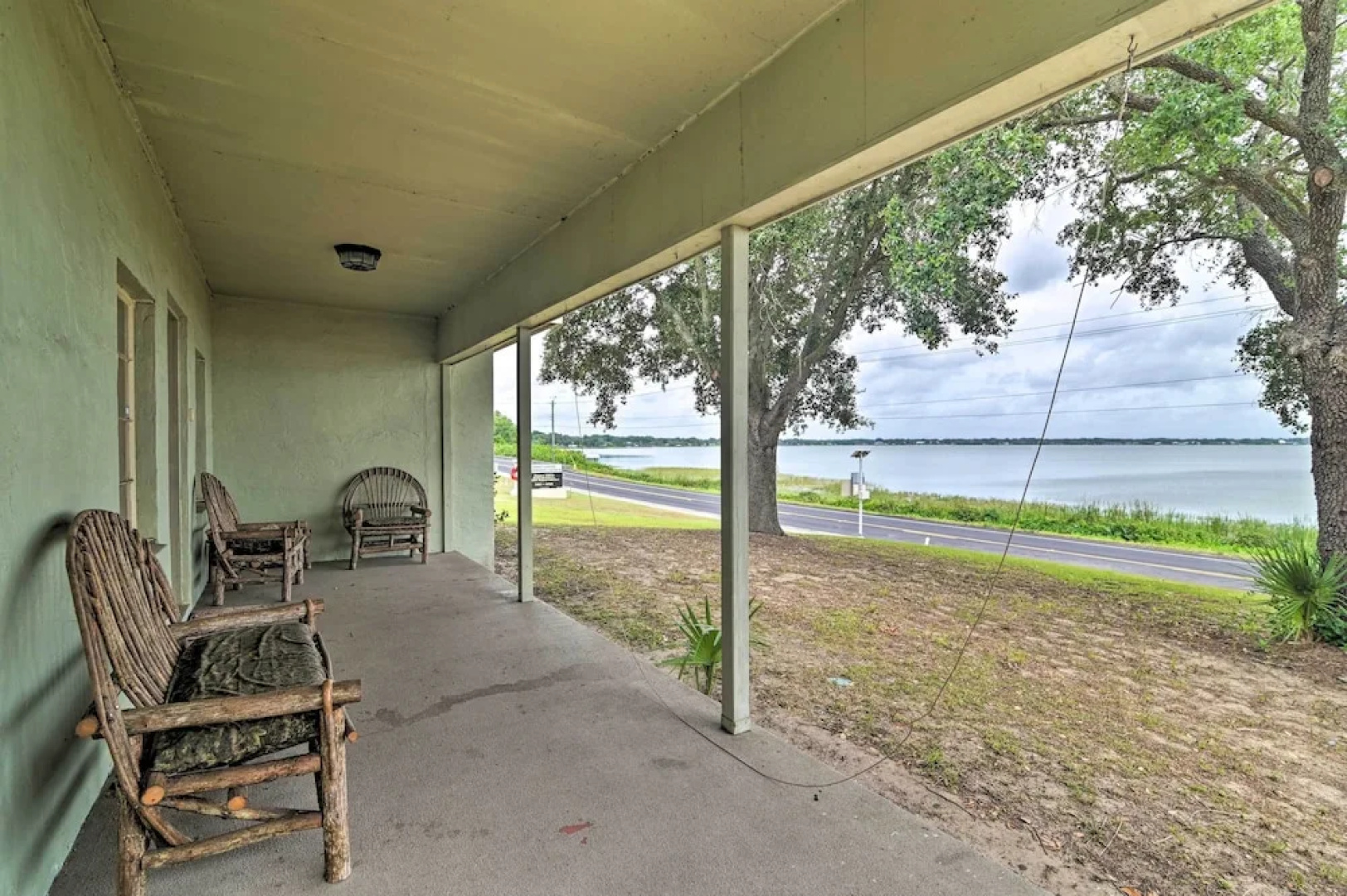 Pet-friendly Auburndale House w/ Lake Views!