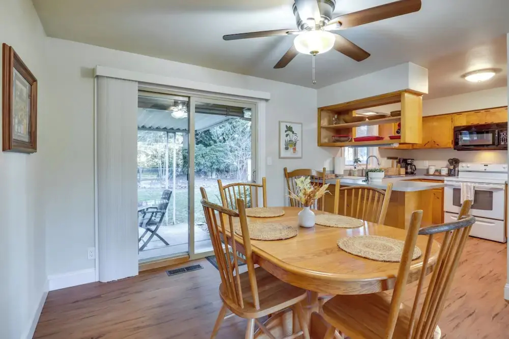 10 Mi to Portland: Greenway Neighborhood Home