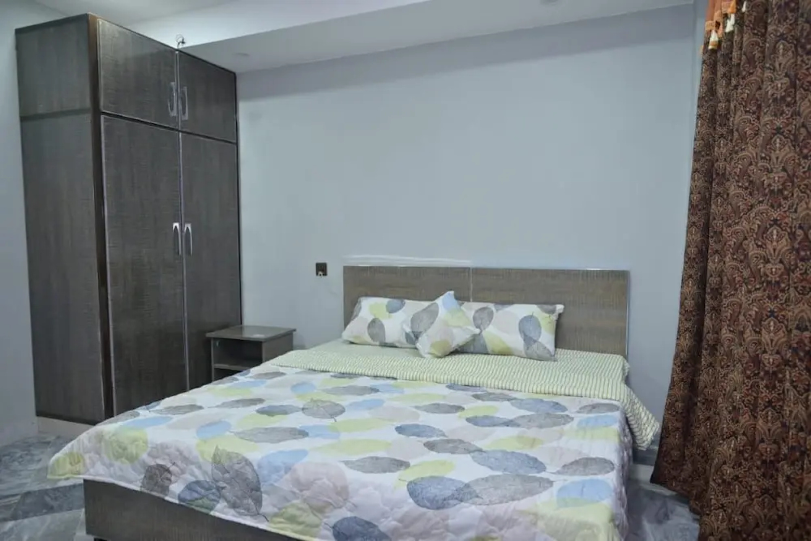 Royal Suites Hotel