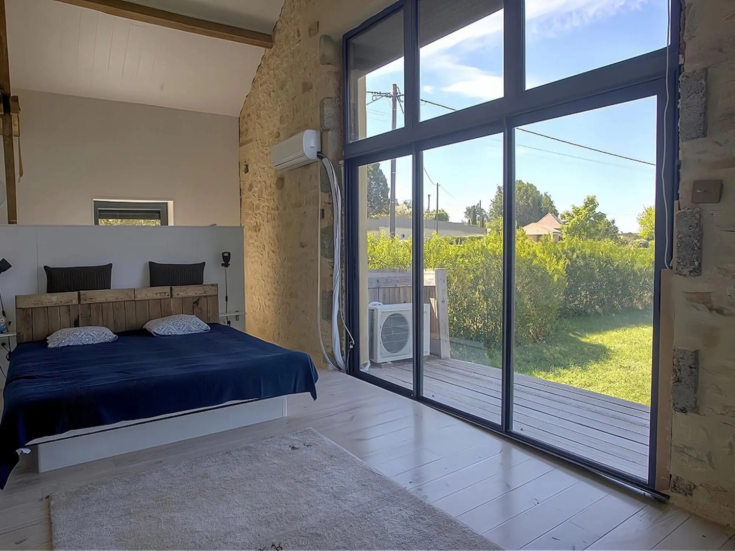 Inviting holiday home in Gourdon with terrace