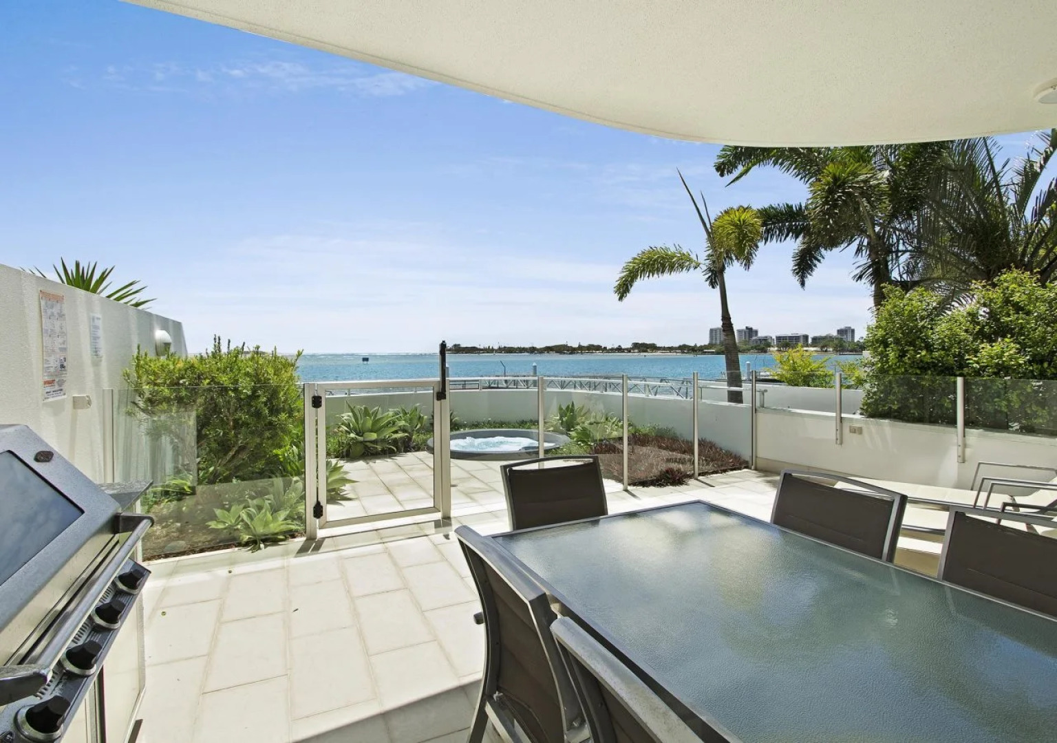 Waves Maroochy River