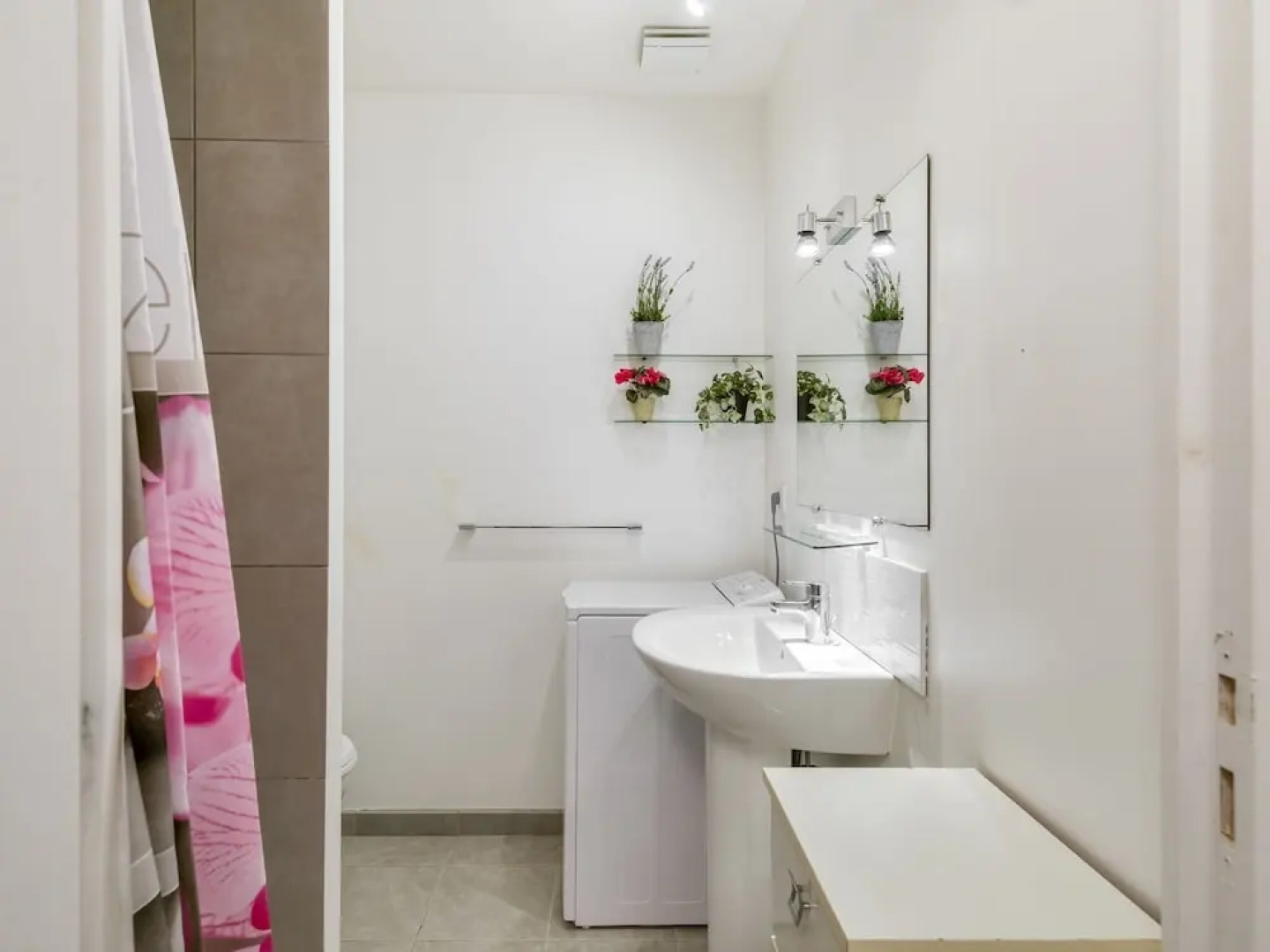 Inviting Holiday Home in Rasteau Near Vaison la Romaine