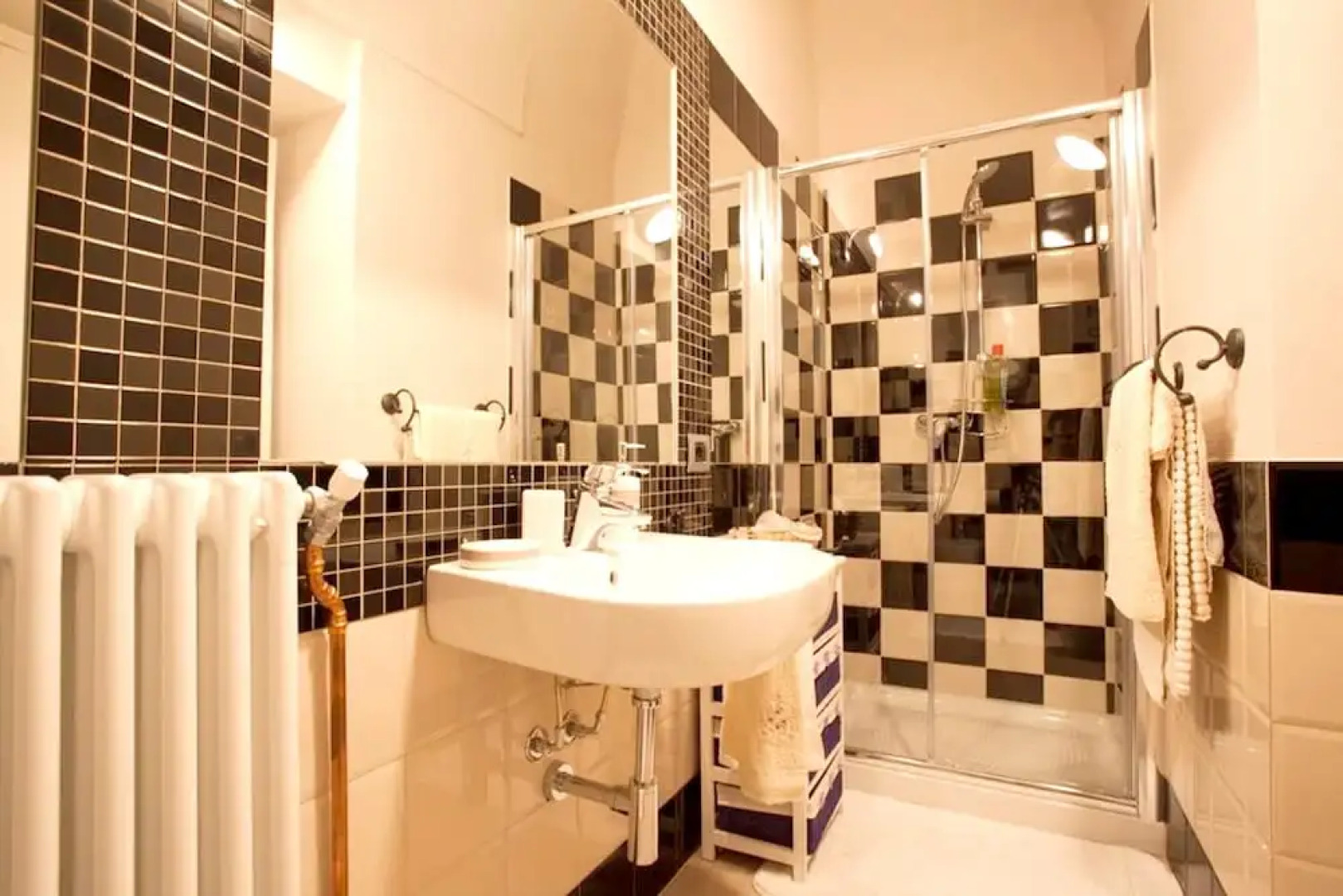 Studio in Piazza, With Shared Pool, Enclosed Garden and Wifi Near the Slopes