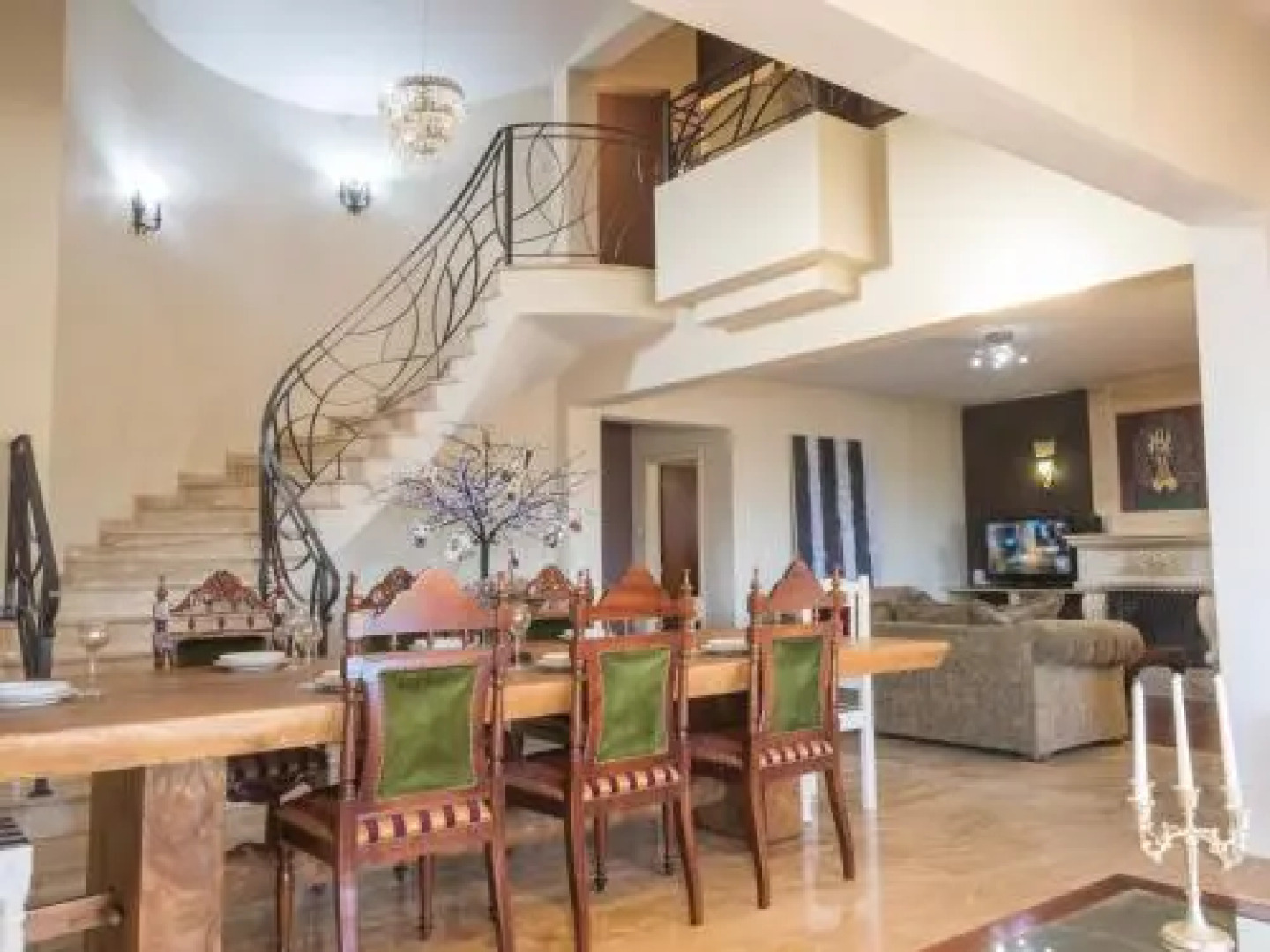 Sunshine Luxury House