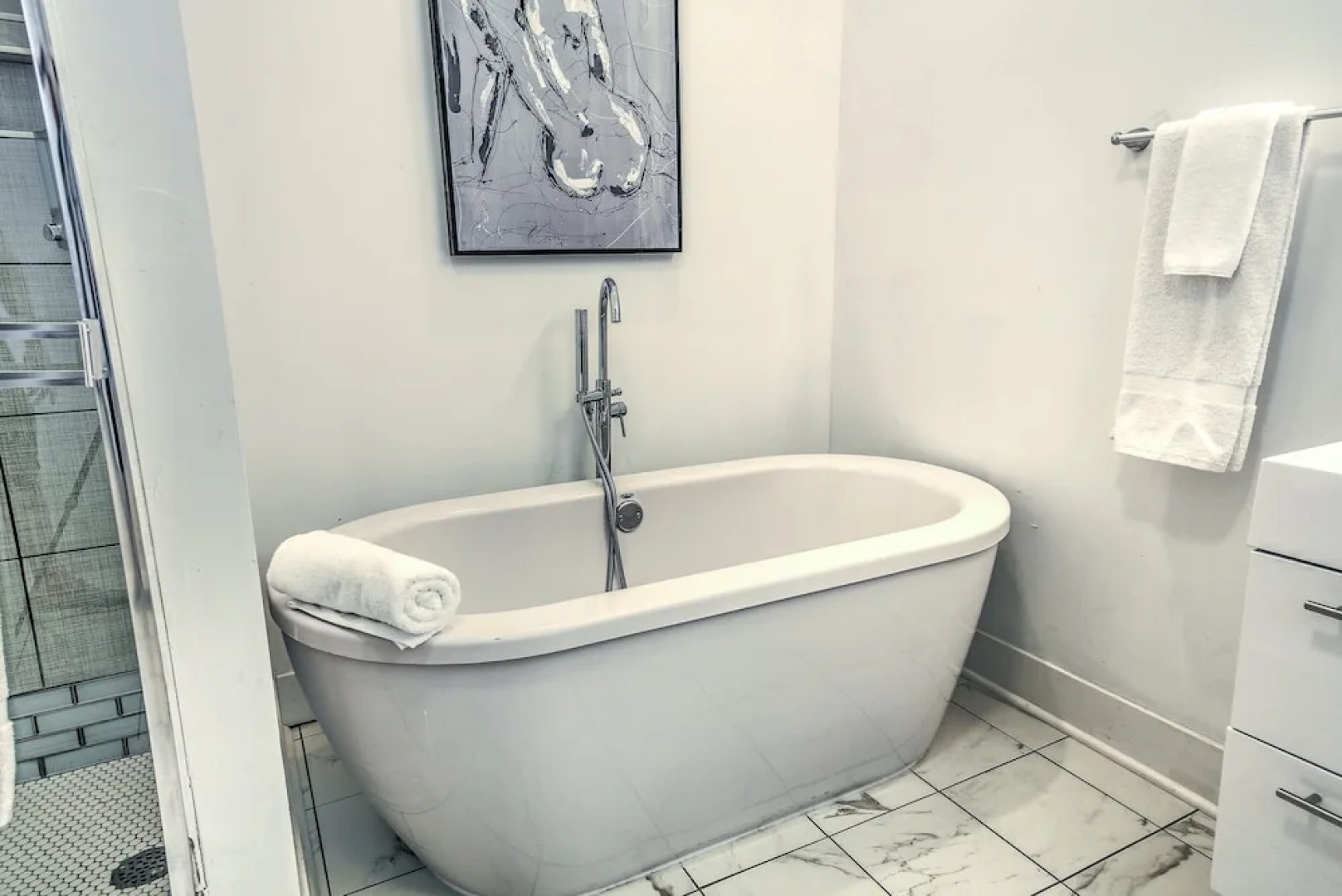 Expansive Downtown Home | JZ Vacation Rentals