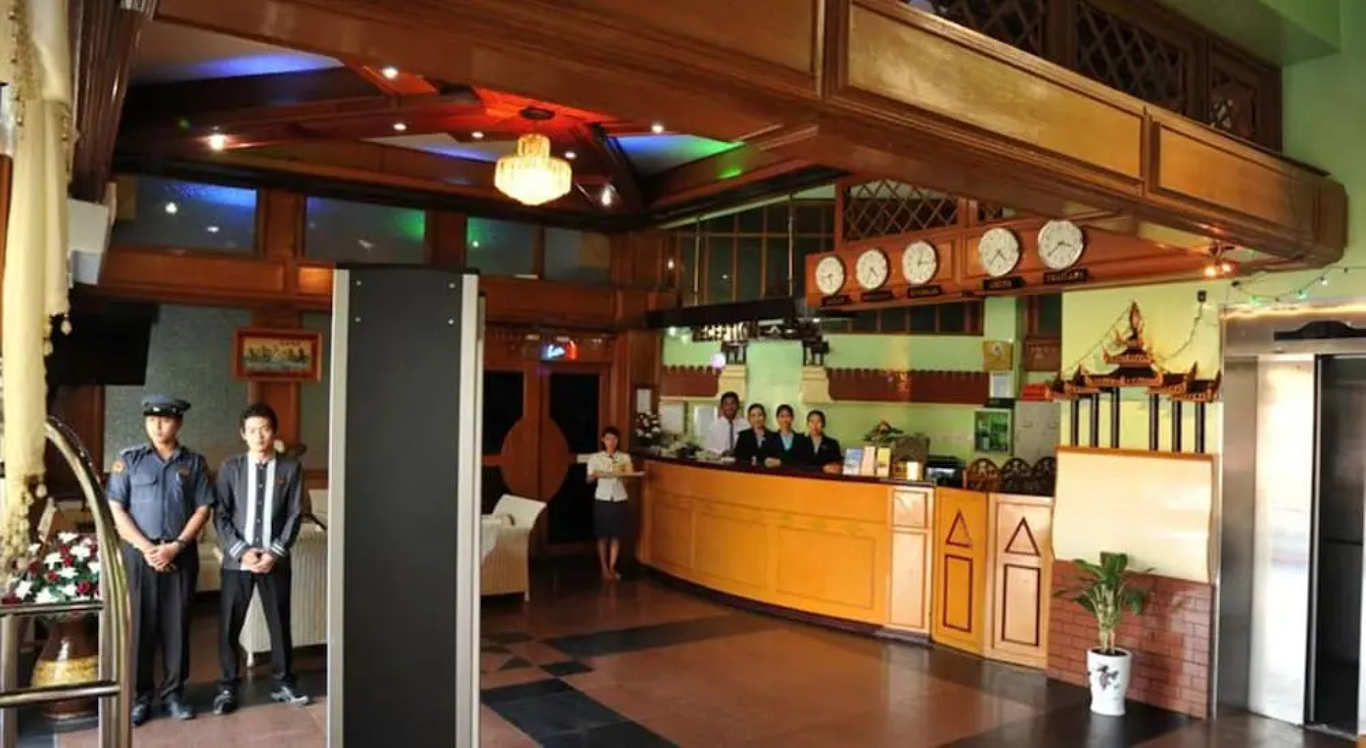 Golden City Crown Hotel