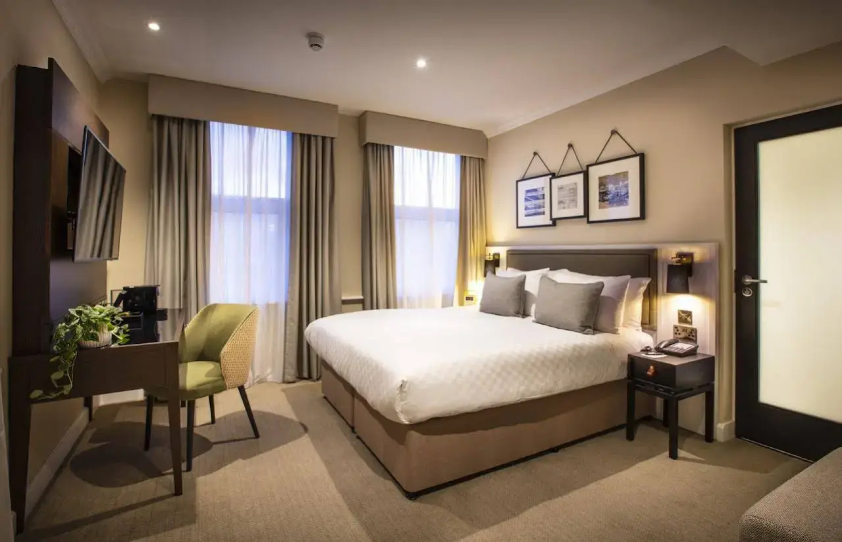 Отель The Clermont London, Victoria