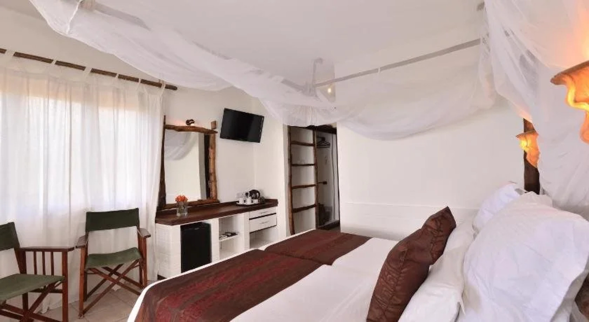 Bahari Dhow Beach Villas