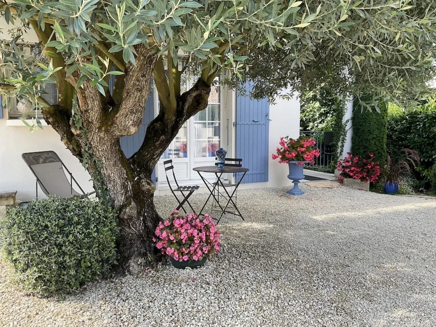 Villa l'Olivier, Chambre d'Hôtes Les Volets Bleus
