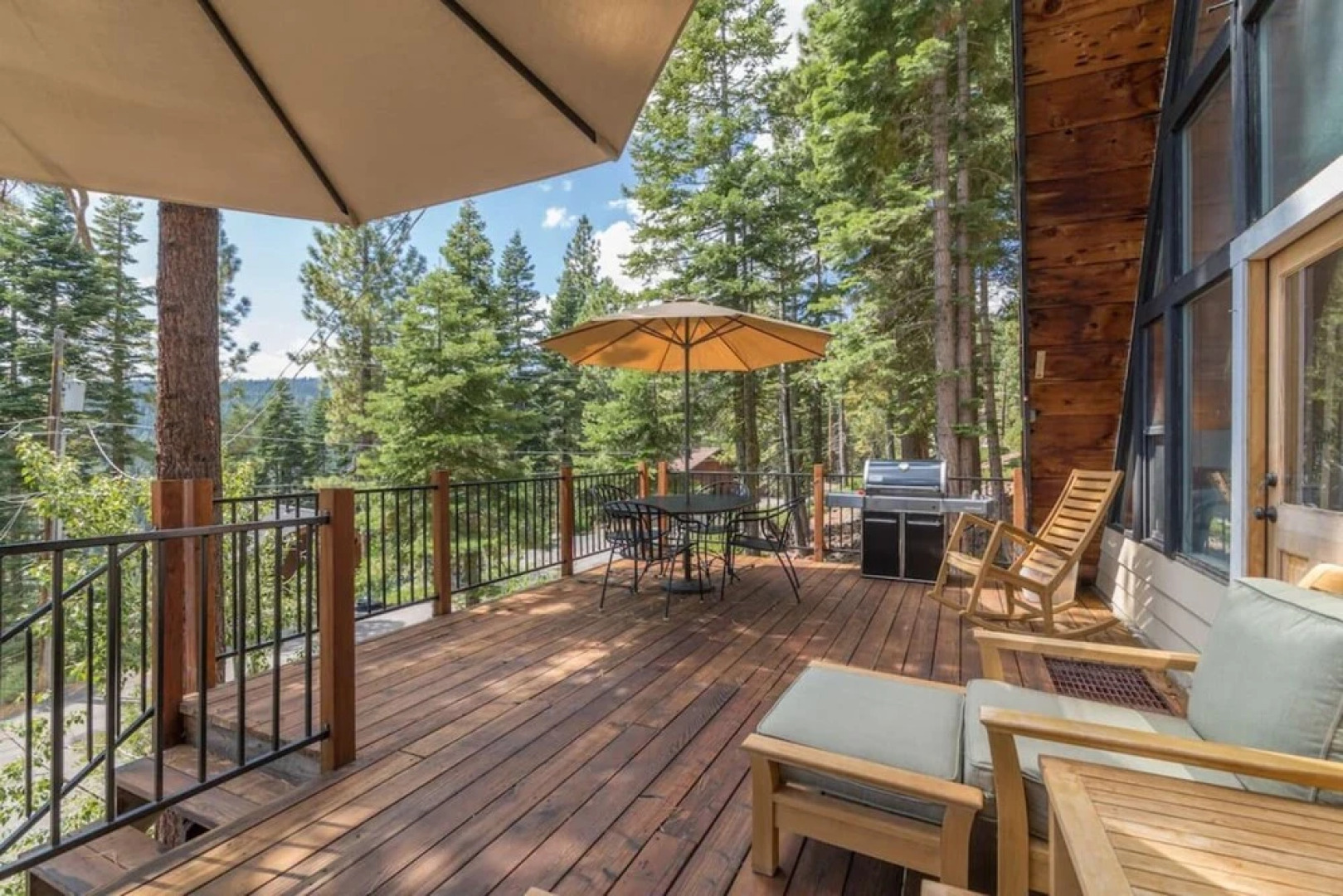 Mountaineer by Avantstay Classic A Frame w/ a Great View & Access To Lake Tahoe Park Association