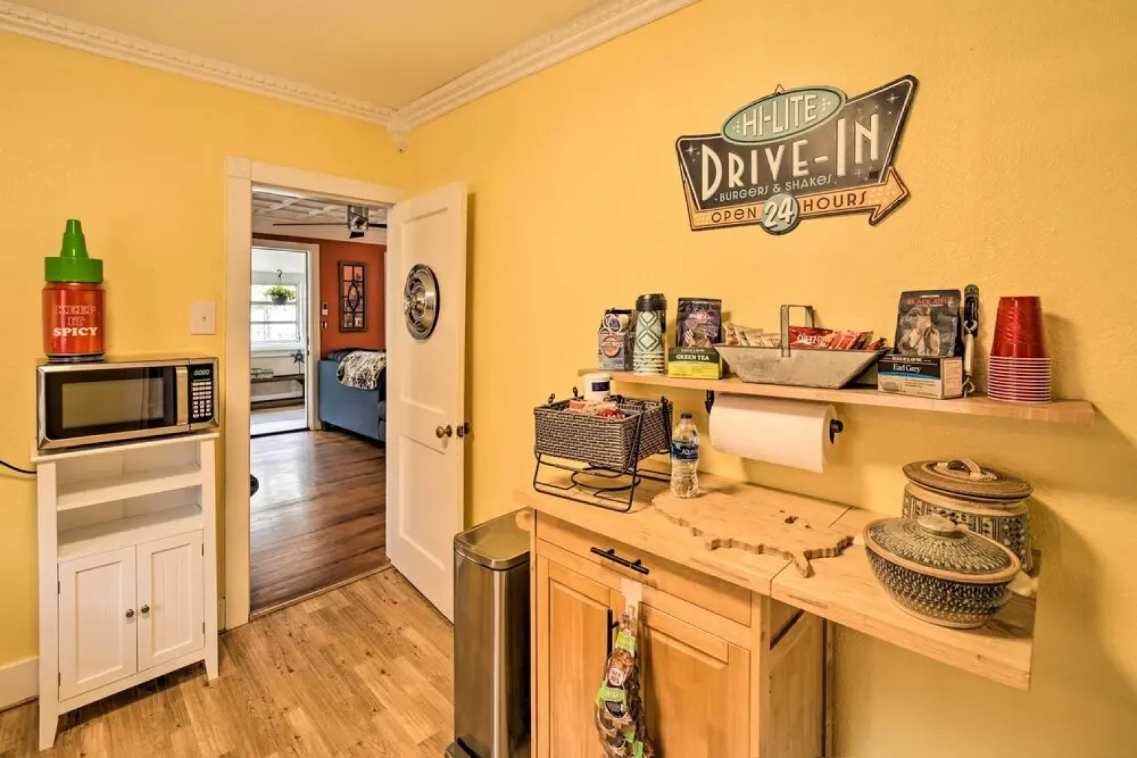 Cozy Wooded Retreat: 2 Mi to Dtwn Brevard!