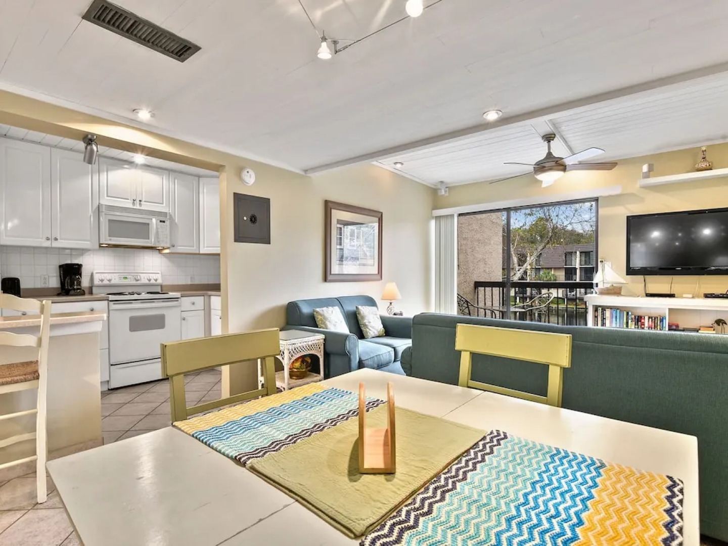 Island Club by Vtrips