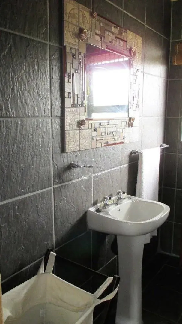 Aloe and Elephant Lodge