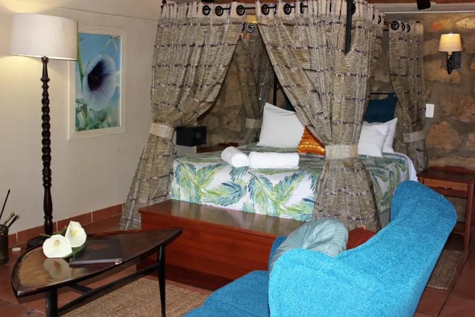Lake Naverone Holiday Cottages