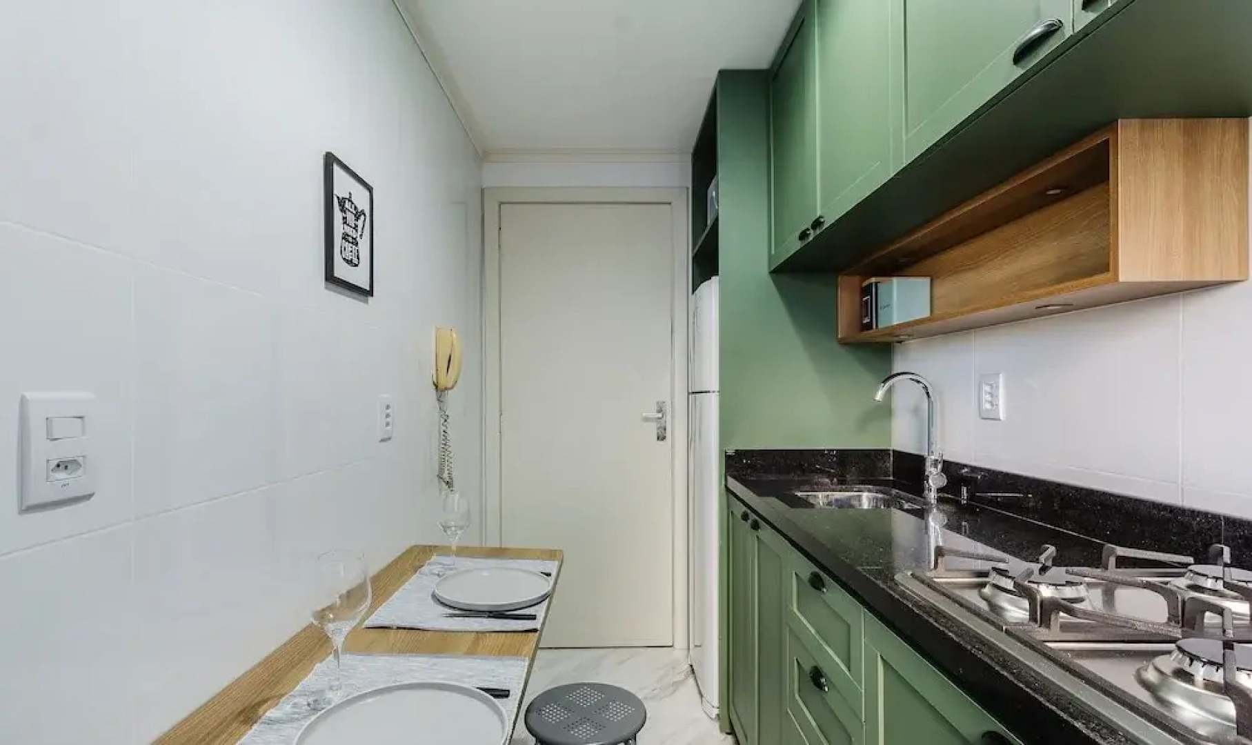 Comfortable and Well-located Studio in POA Cei0304