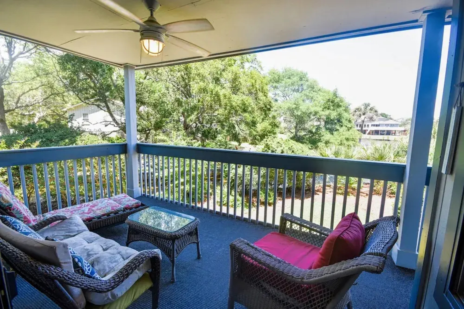Hermitage 1g 2 Bedroom Condo by RedAwning