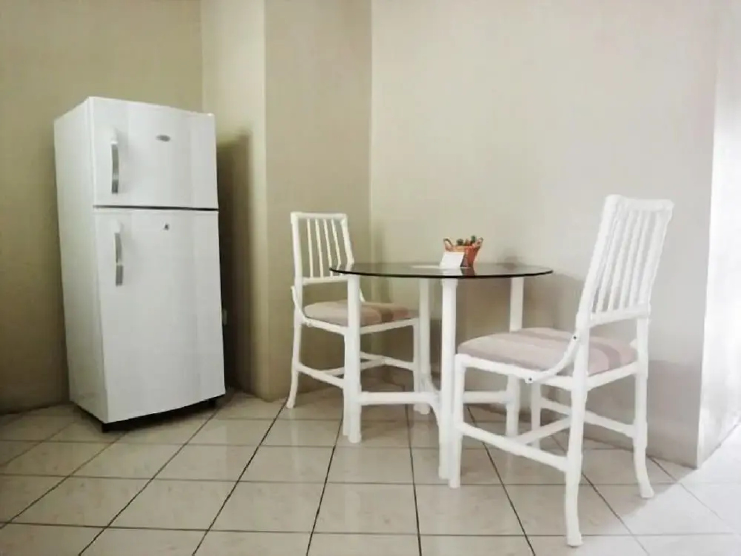 Island inn Apartments