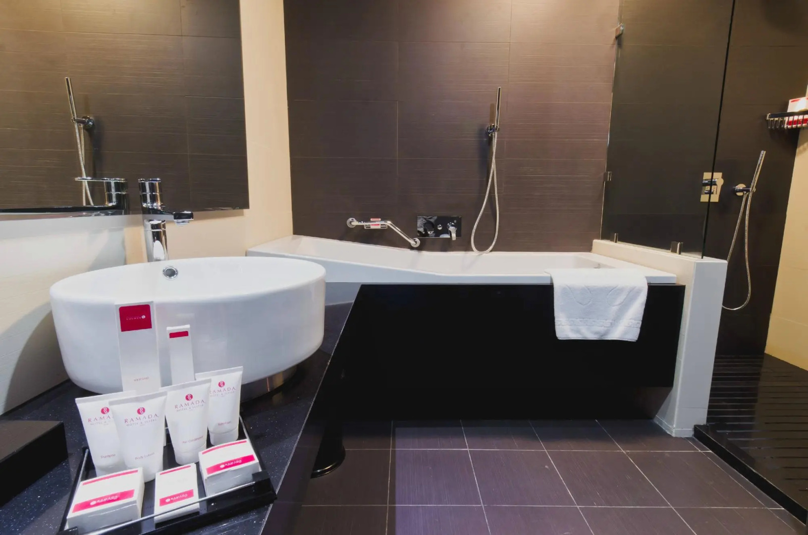 Ramada Hotel and Suites Baku