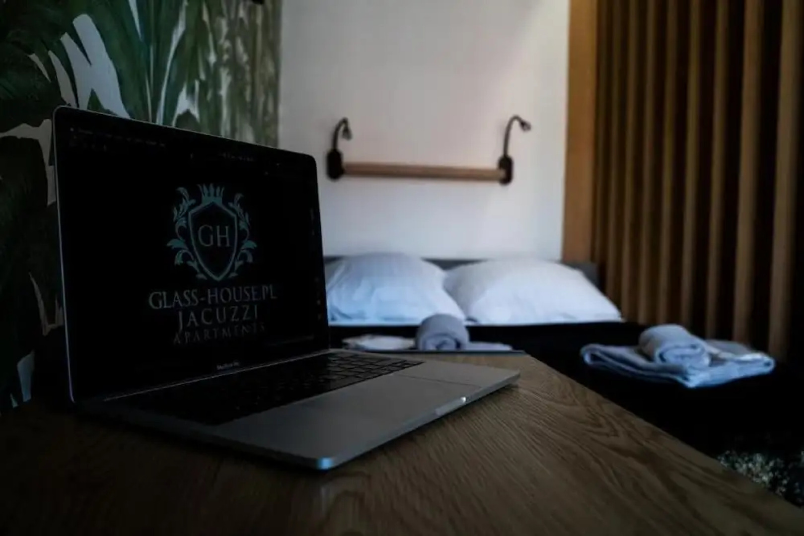 Jacuzzi Glass-House Central Station