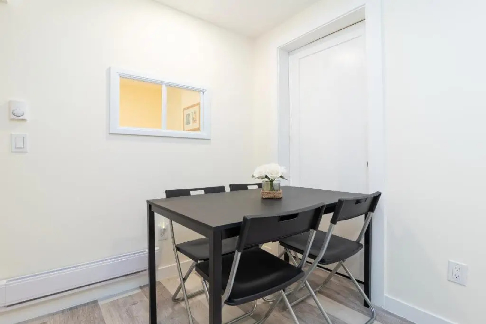 Beautiful 2BR Suite in central West Vancouver