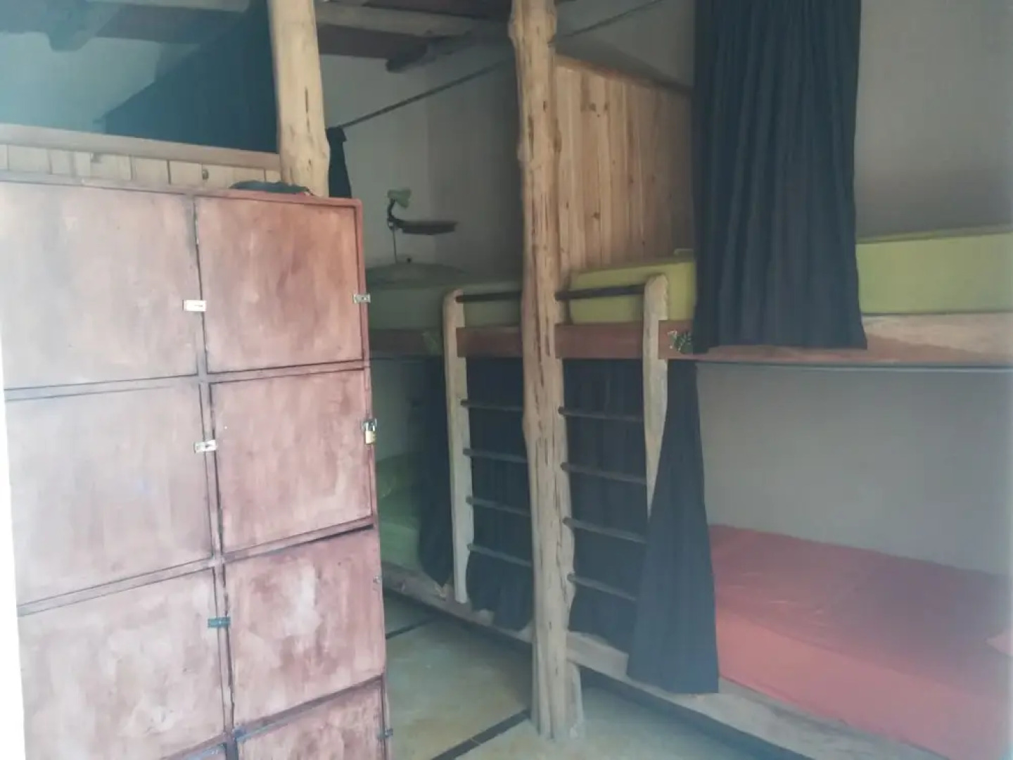 Tiki Lodge Bar & Restaurant - Hostel