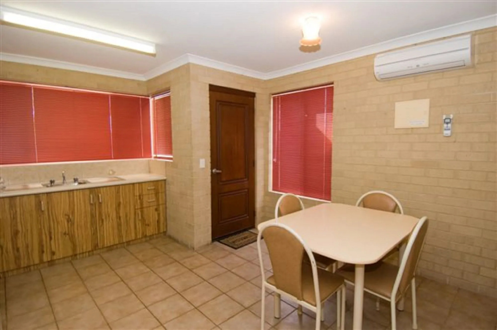 Albany Holiday Units