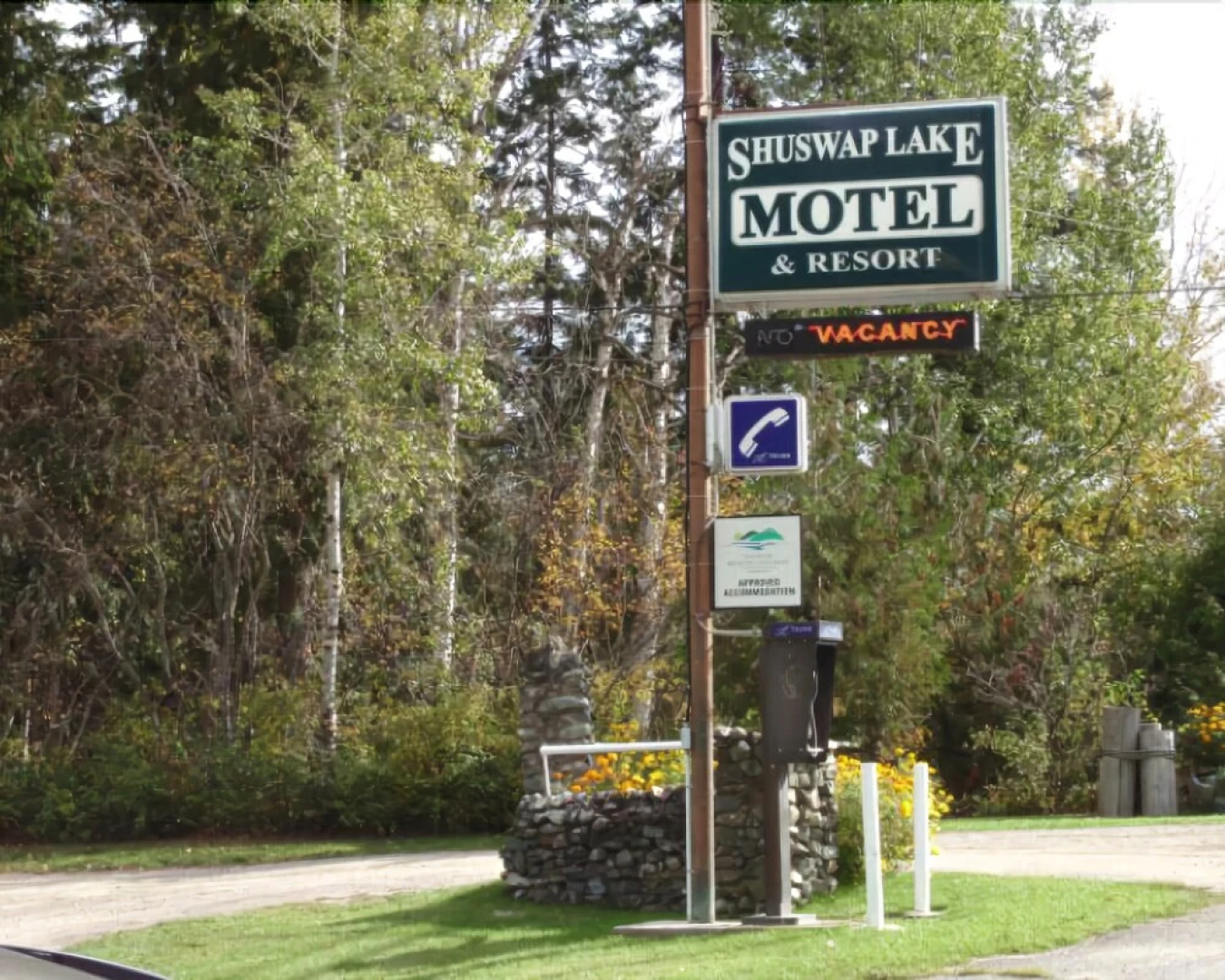 Shuswap Lake Motel & Resort