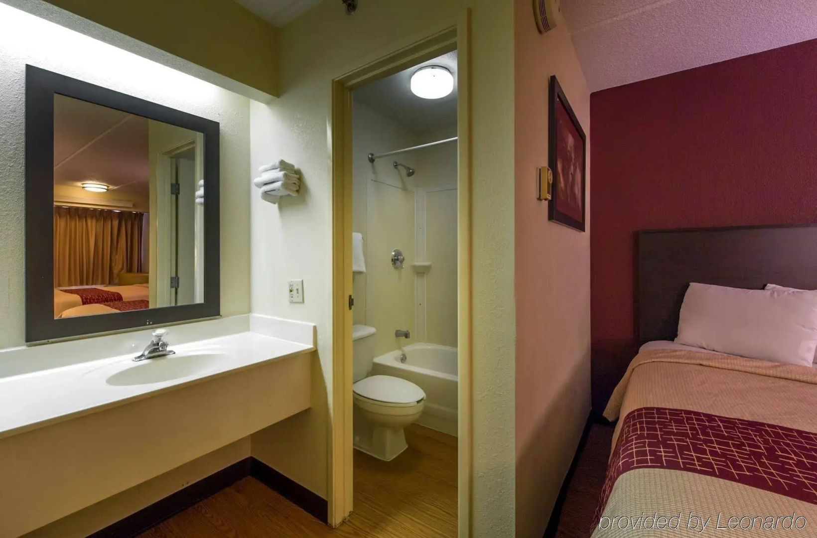 Clarion Pointe Kennesaw Town Center