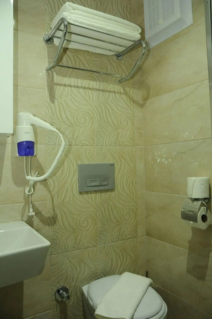 Side Legend Hotel