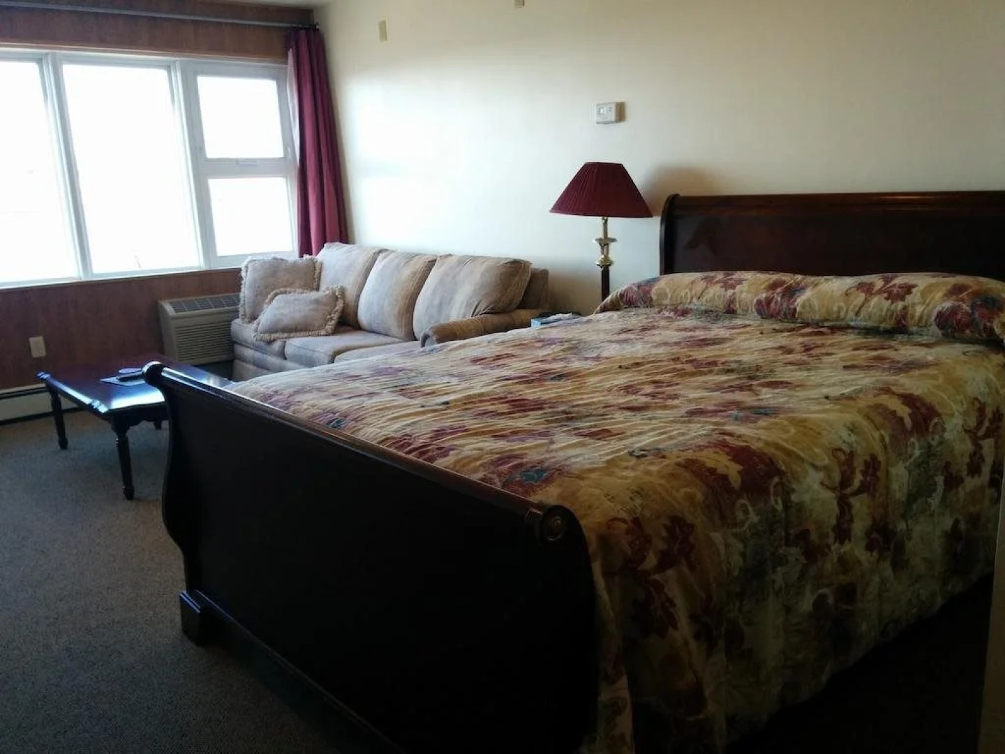 The Dockside Inn & Restaurant